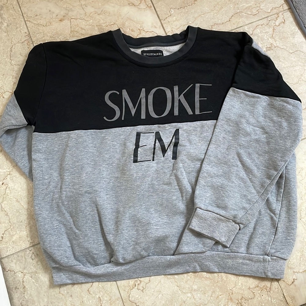 Pullover sweater, printed ‘Smoke Em’ -Stylestalker